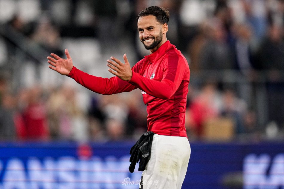 詹姆斯是全 詹姆斯是全