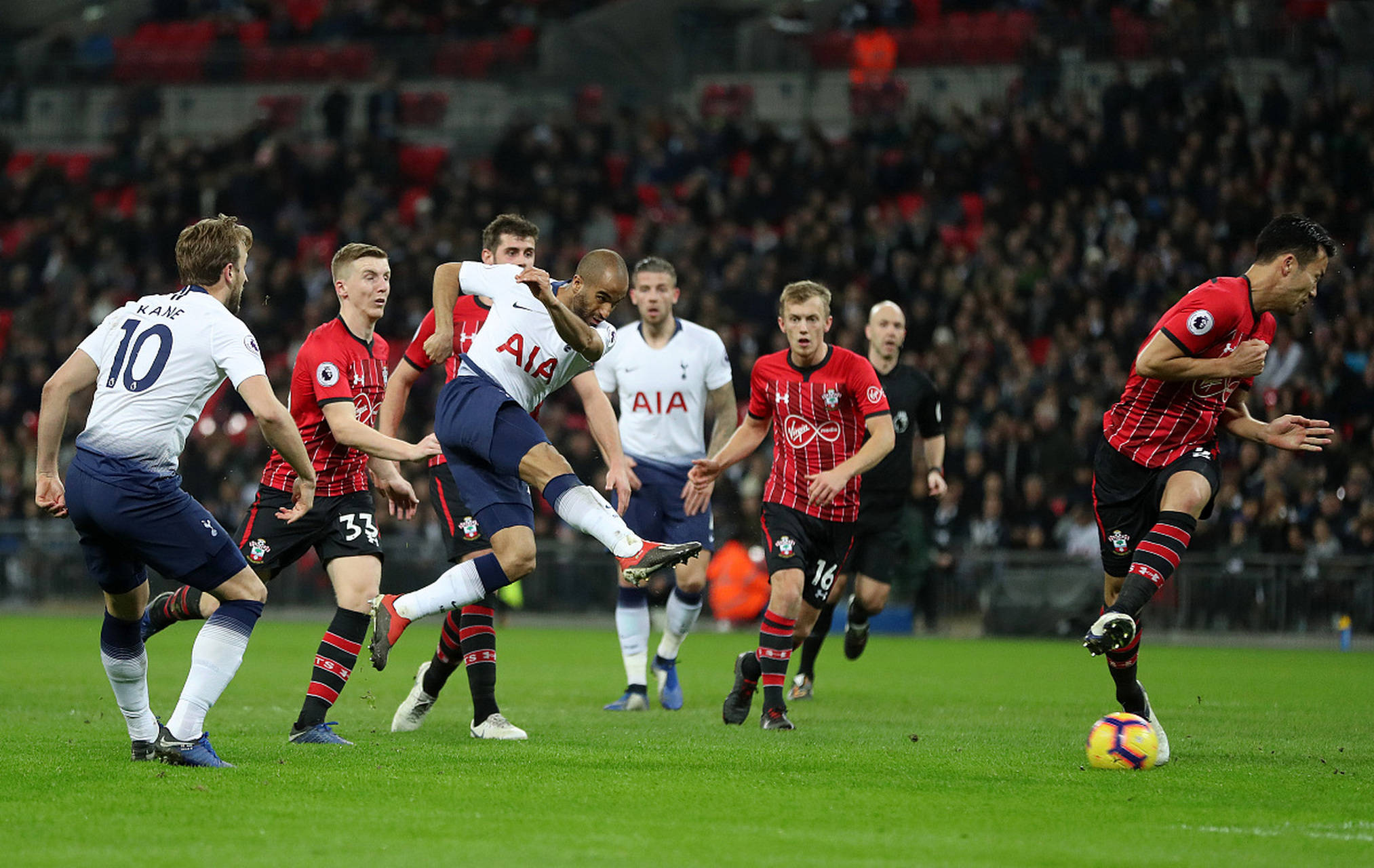 新西兰队以 新西兰队以